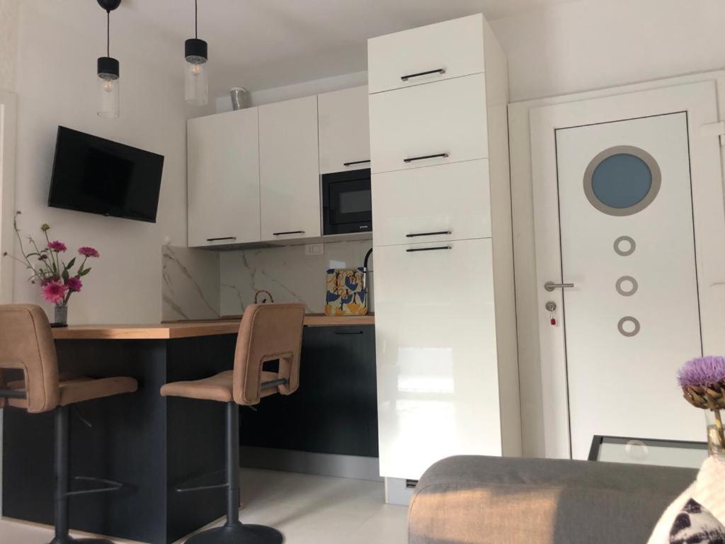 Apartment Lena ชิซิชี ภายนอก รูปภาพ